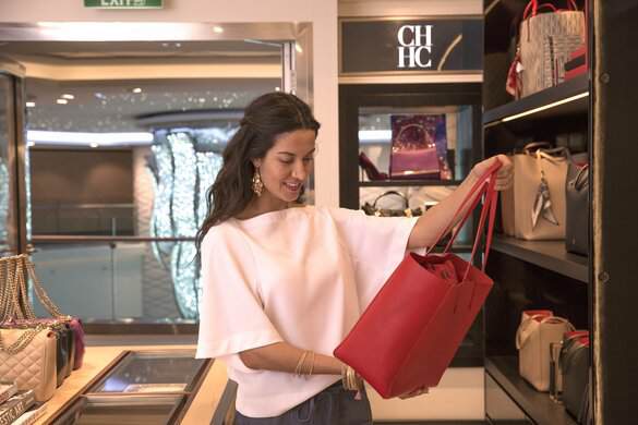 NCL Norwegian Escape Carolina Herrera 1.jpeg